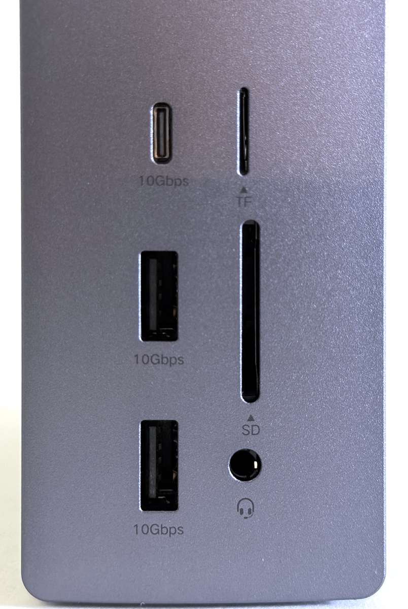 UGreen Thunderbolt 5 Docking Station 6