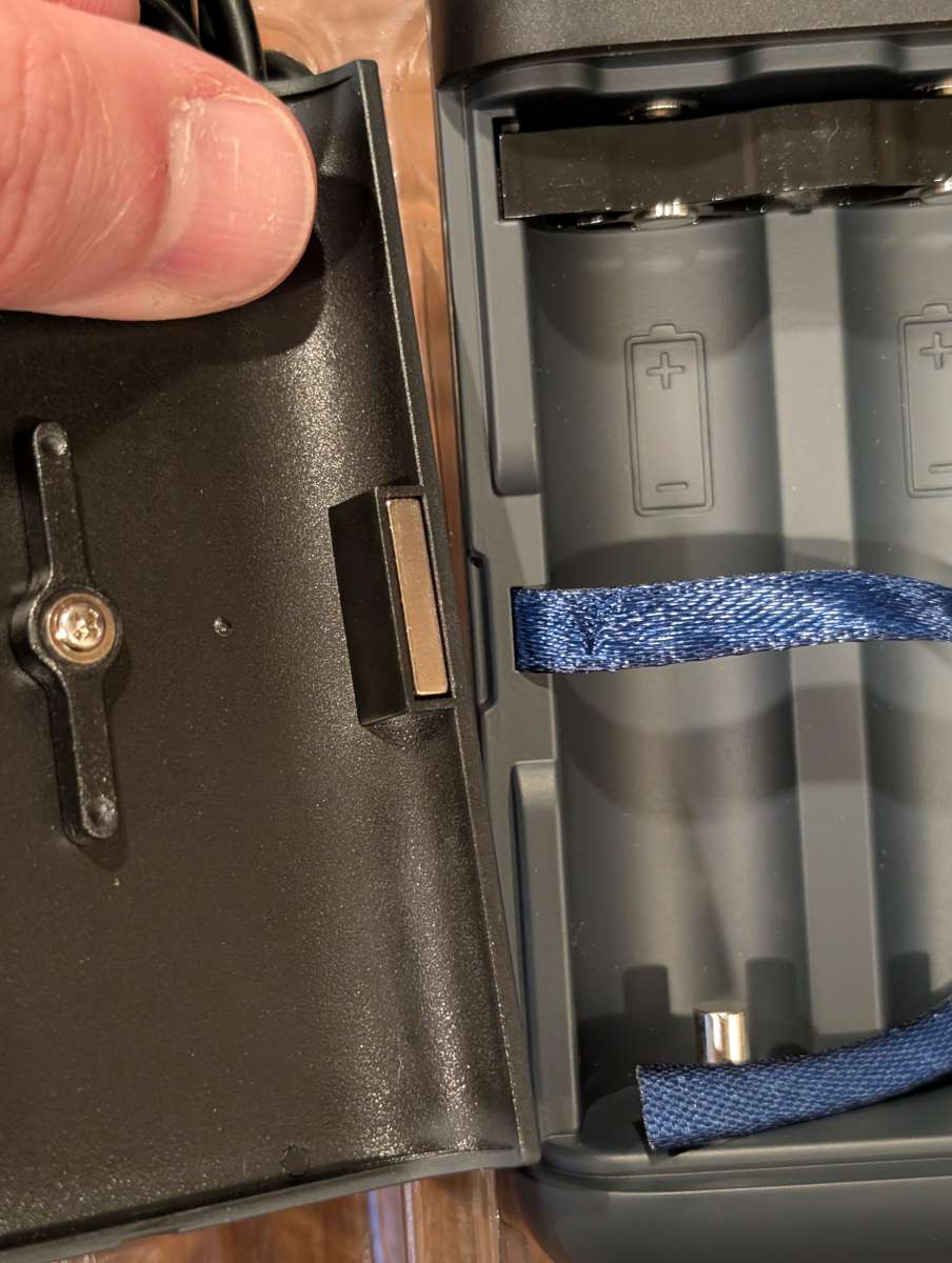 XTAR PB2SL Power Bank Charger 1