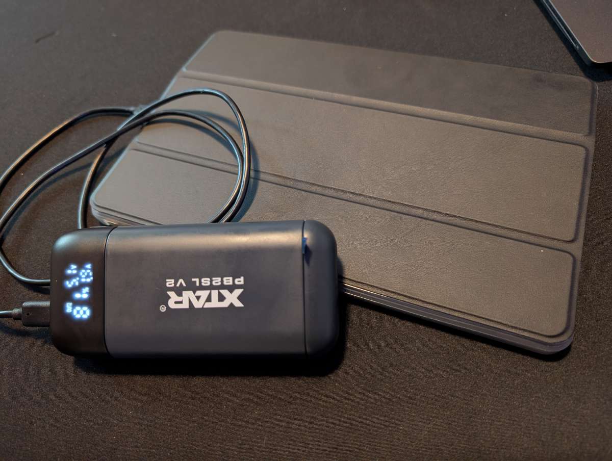 XTAR PB2SL Power Bank Charger 10