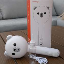 FeelNeedy Cat steam brush review – brushing and cleaning at the same time!