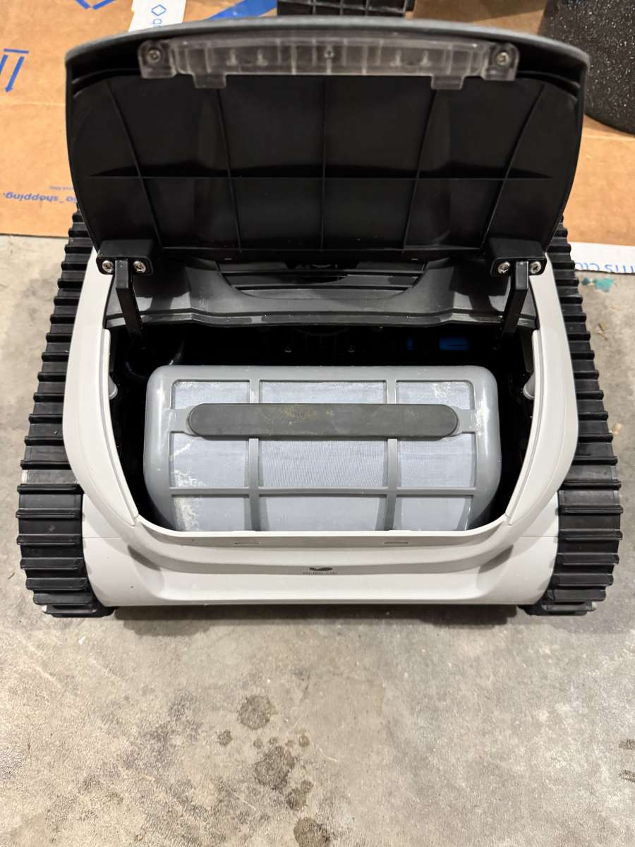 BuBlue BuHybrid L6 Pool Cleaner 8