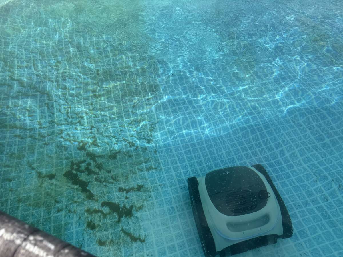 BuBlue BuHybrid L6 Pool Cleaner 9
