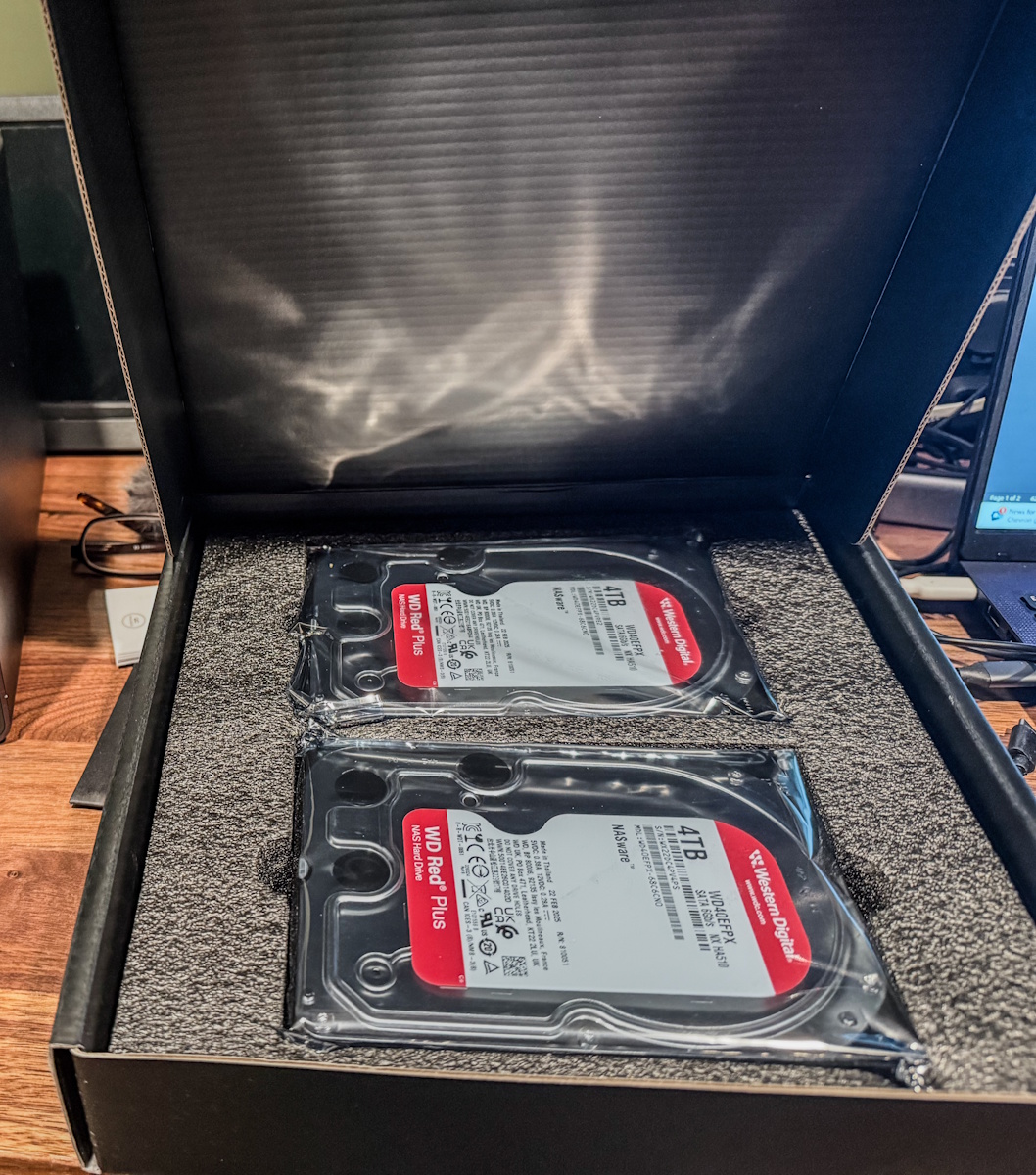 UGreen DXP2800 NAS 18