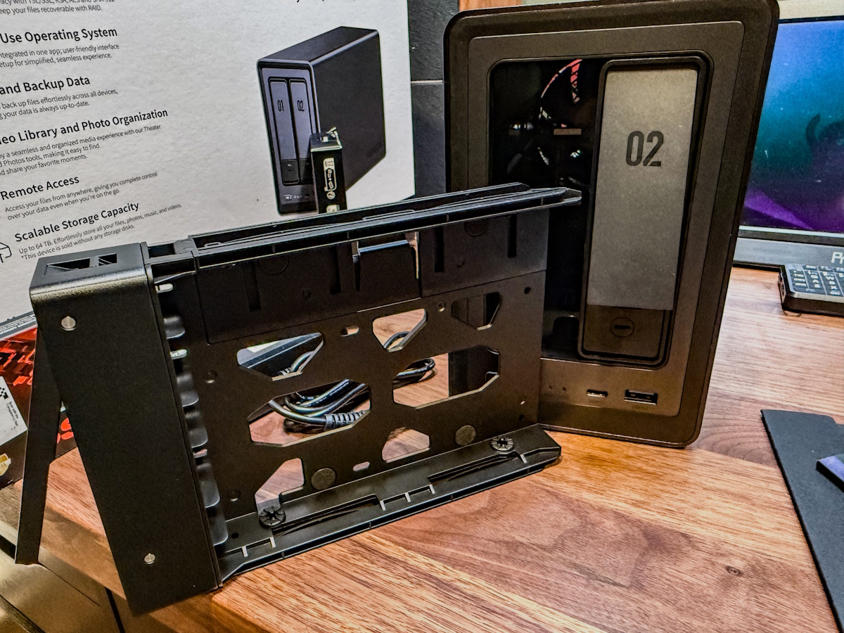 UGreen DXP2800 NAS 21