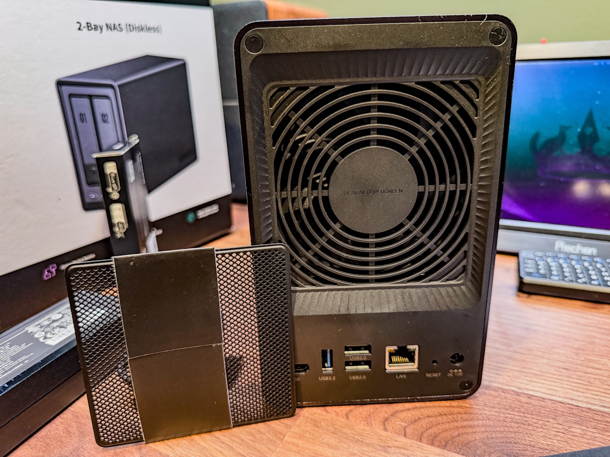 UGreen DXP2800 NAS 23