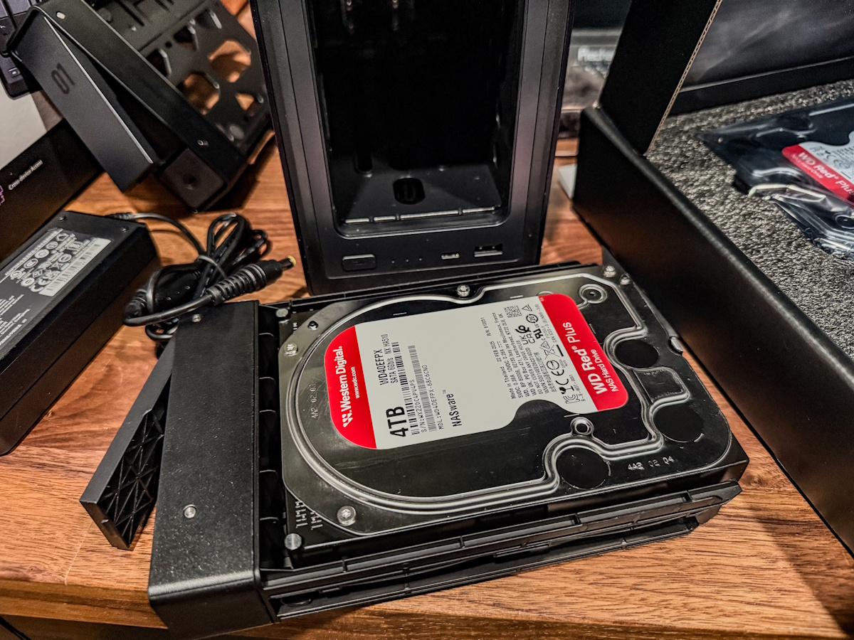 UGreen DXP2800 NAS 32