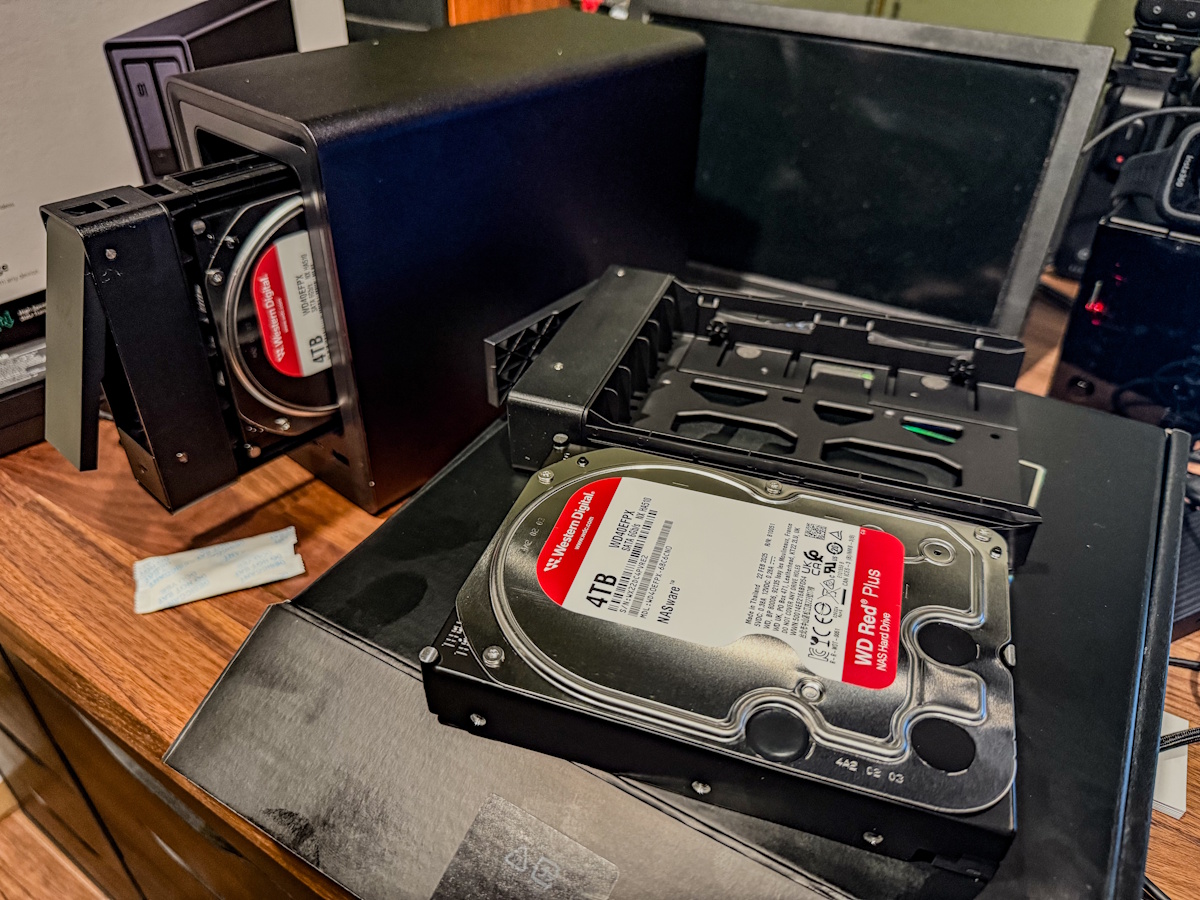 UGreen DXP2800 NAS 33