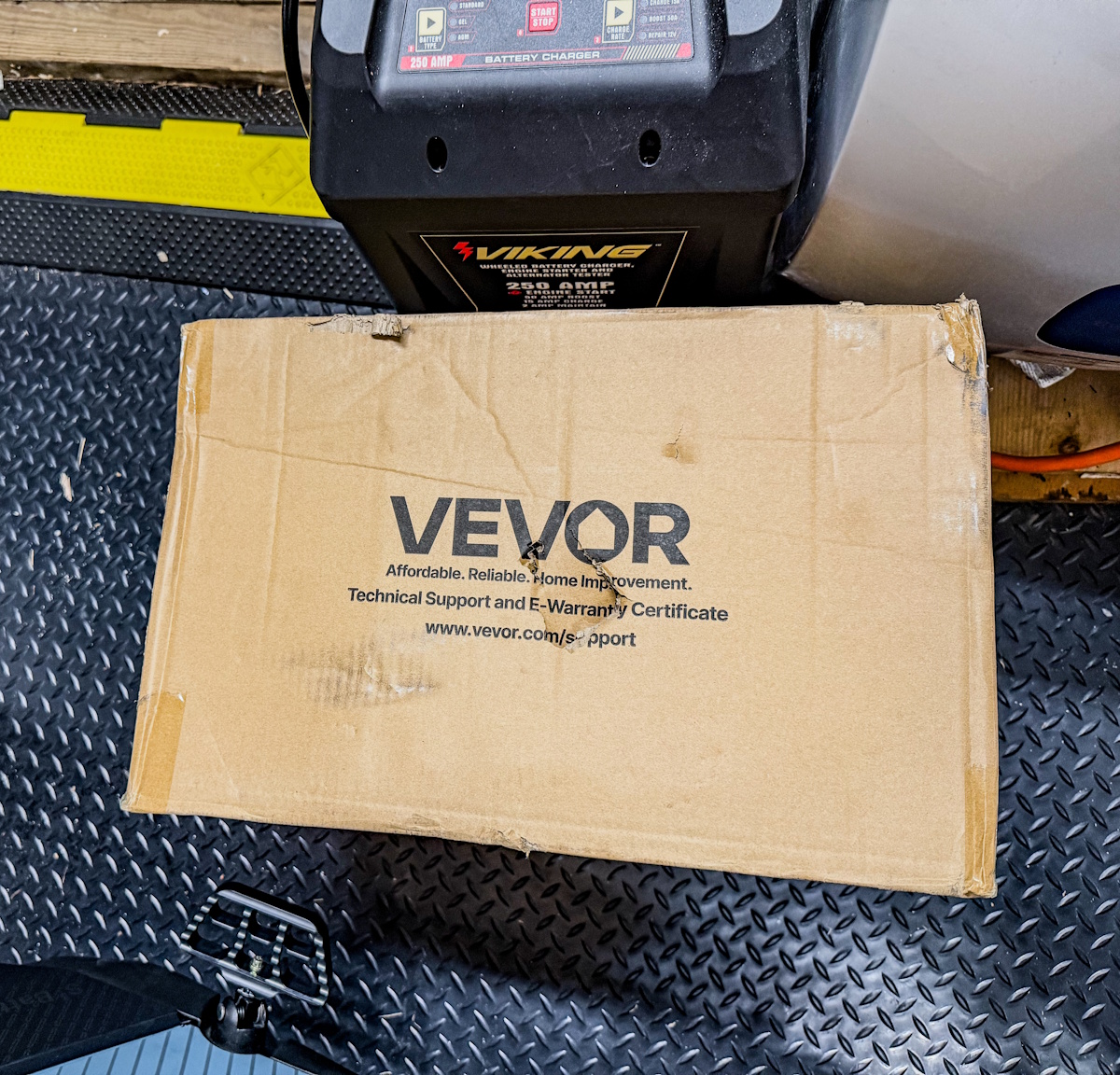 Vevor Shop Stool 4