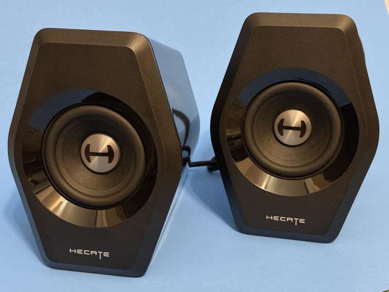 Edifier hecategamingspeakers 1