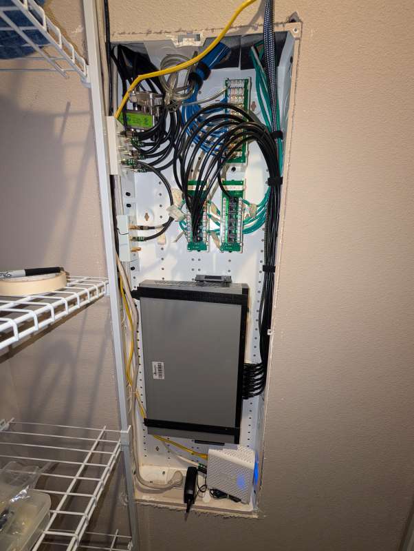 UGREEN NASync DH4300Plus 13
