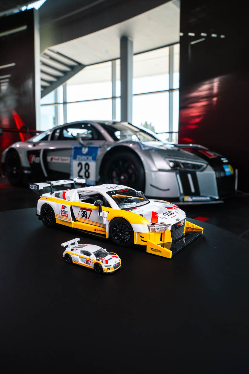 Mattel Brick Shop Hot Wheels Audi R8 LMS image 2 of 2