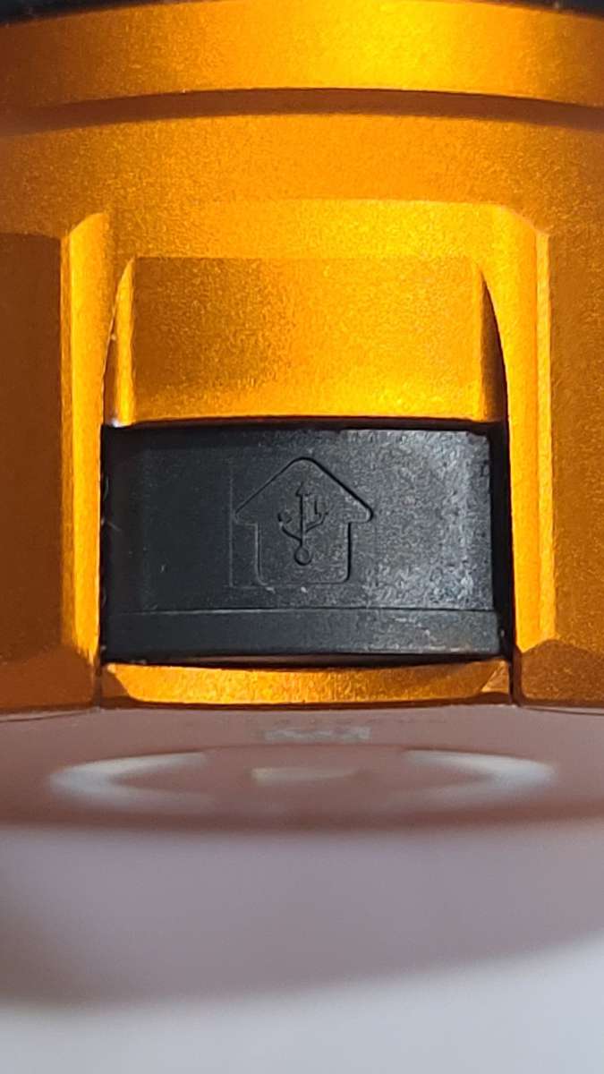 Olight Marauder Mini 2 06