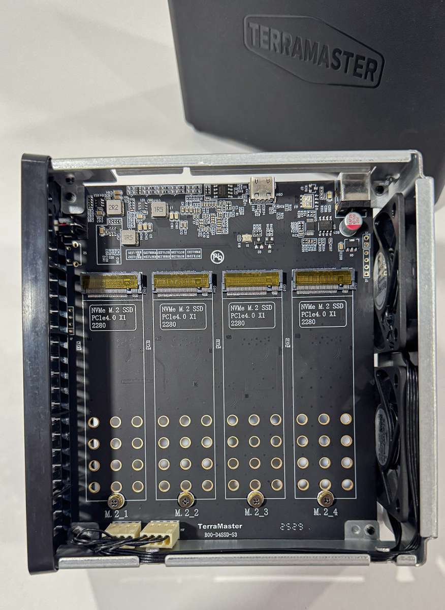 TerraMaster D4 SSD 9