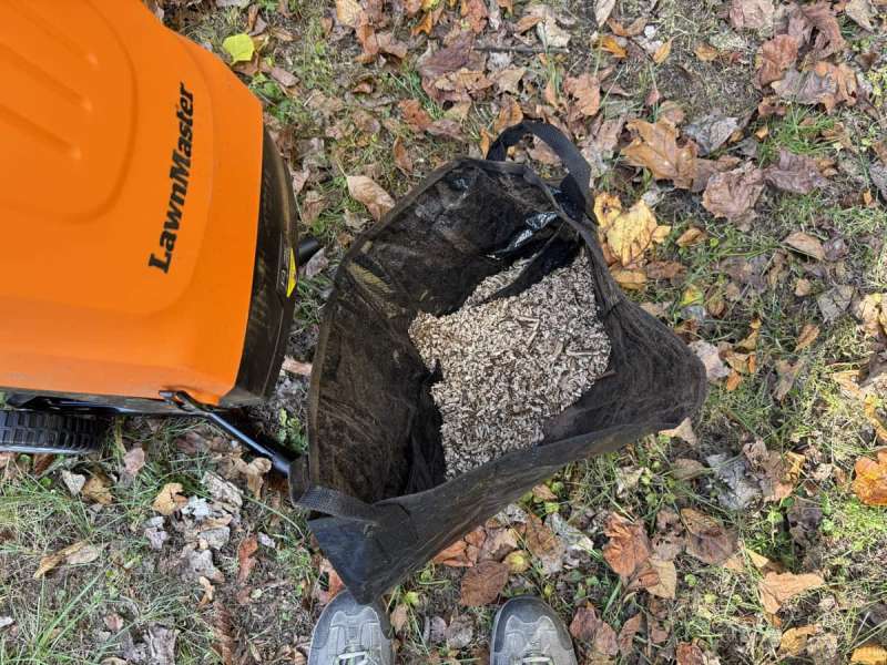 lawnmaster woodchipper 18