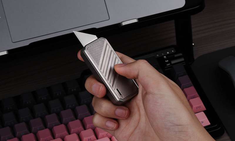 DeckShiv on Kickstarter the gadgeteer 02