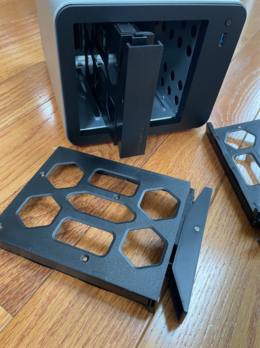 TerraMaster F4 425 Plus NAS 03