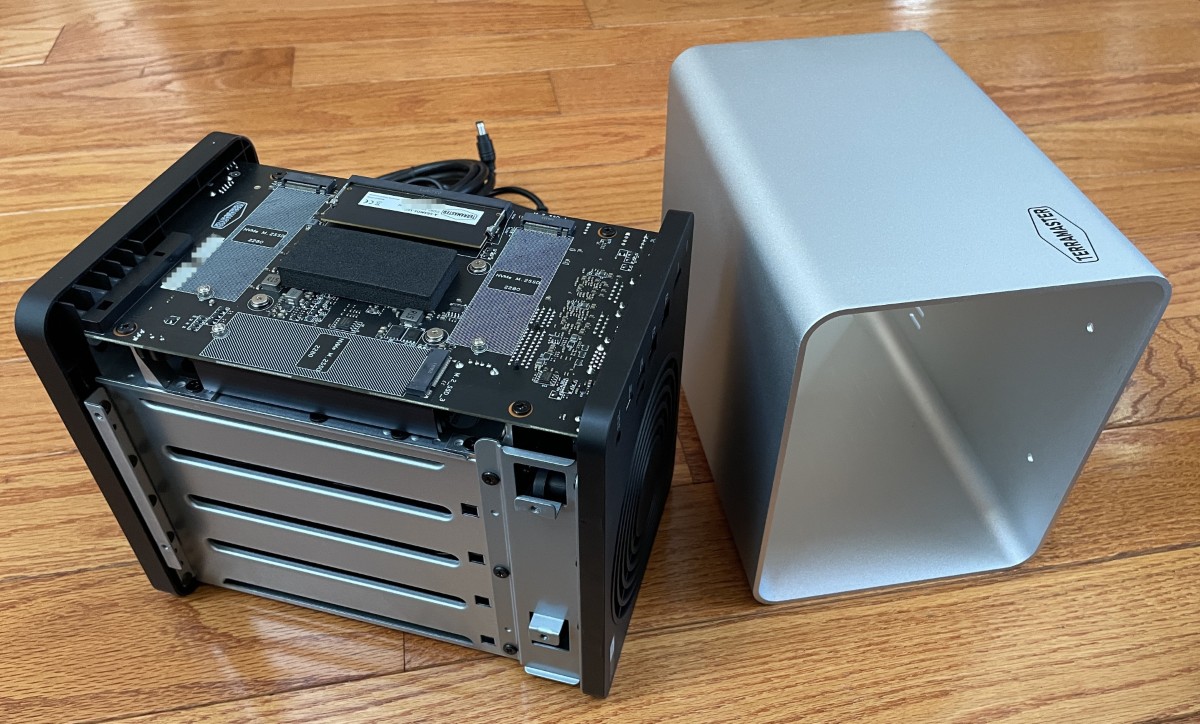 TerraMaster F4 425 Plus NAS 40