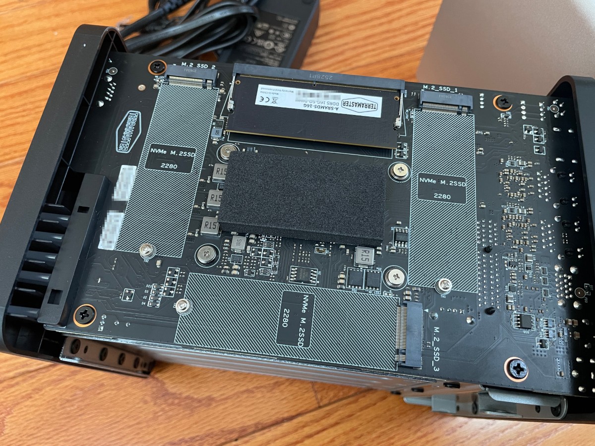 TerraMaster F4 425 Plus NAS 41 1