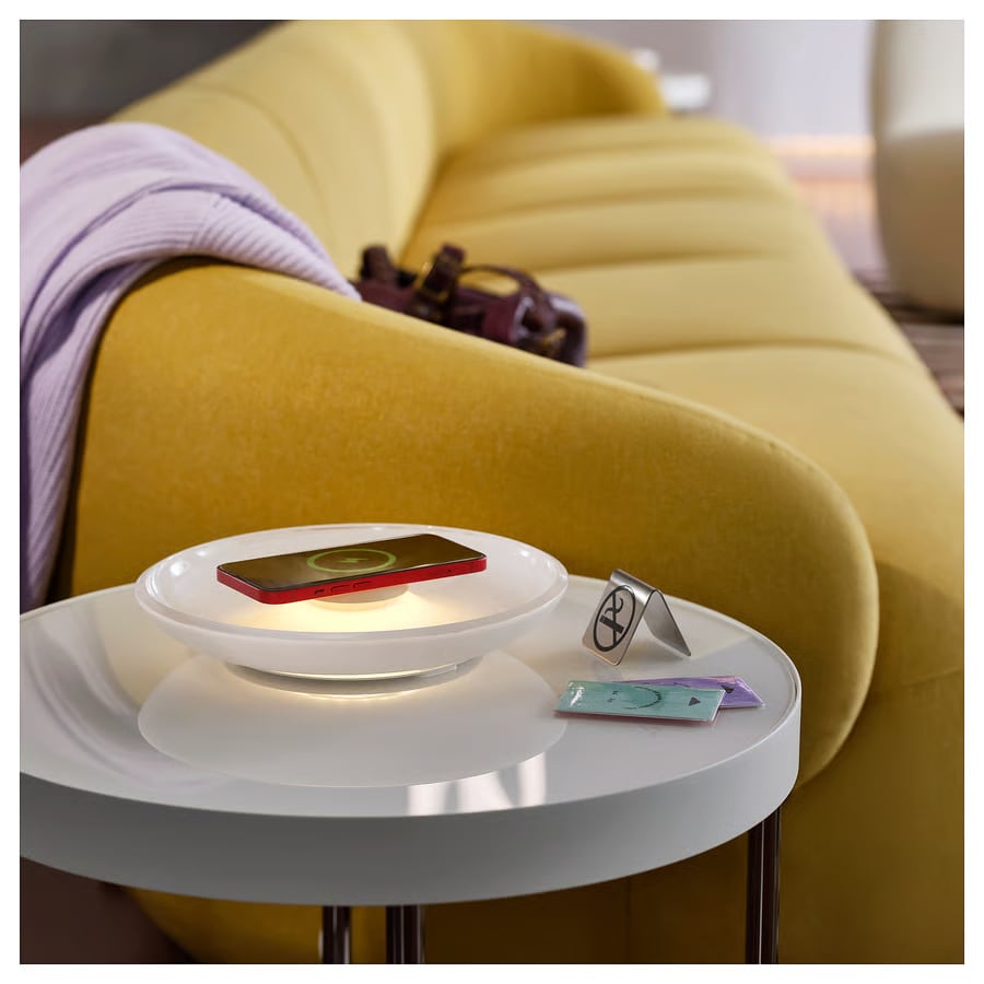 vaestmaerke wireless charger with lighting 1532922 ph208366 s5