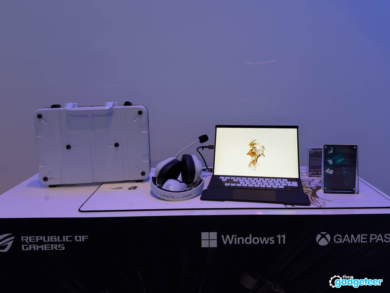 ASUS ROG Flow Z13 Kojima Edition the gadgeteer 01