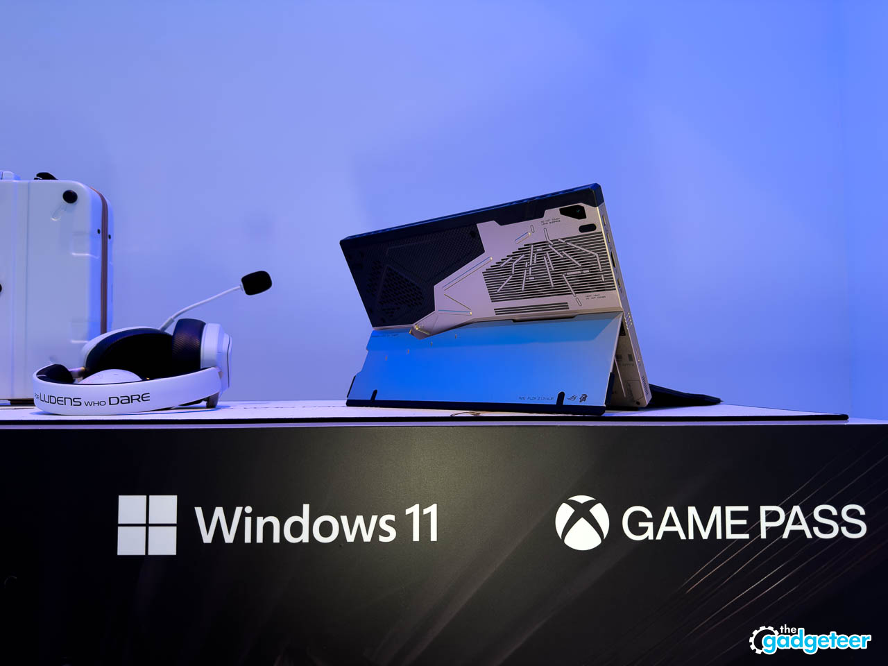 ASUS ROG Flow Z13 Kojima Edition the gadgeteer 06