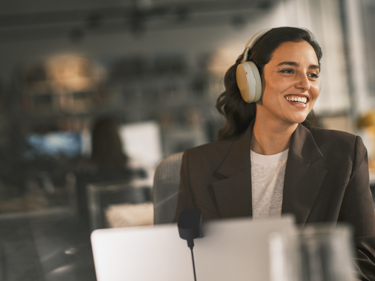 Jabra Evolve3 85 Warm Gray Office Medium