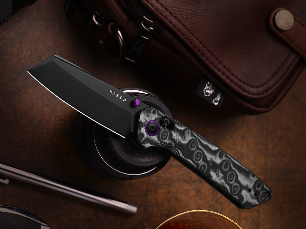 Kizer Madrac Galow-in-the-Dark Backspacer Images