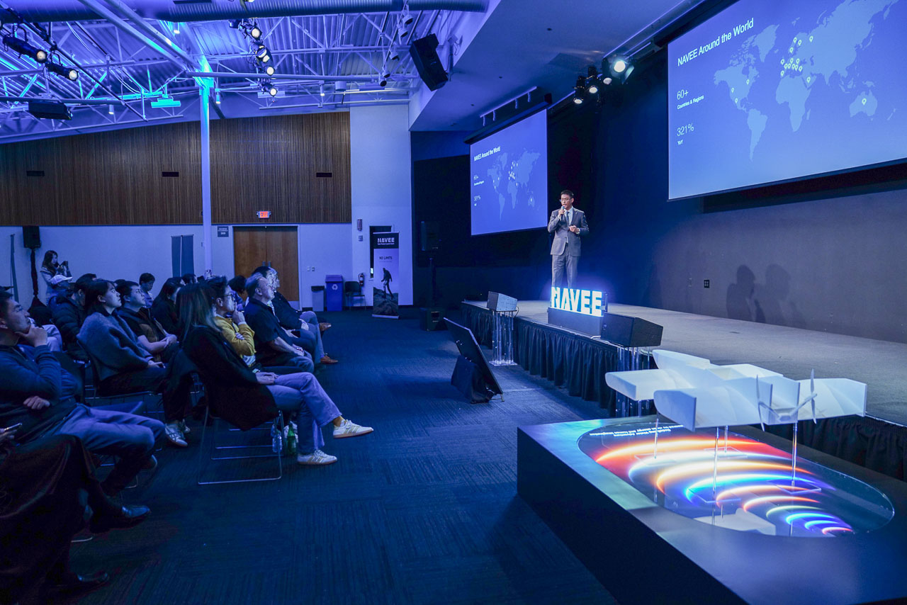 NAVEE Launch the gadgeteer 09