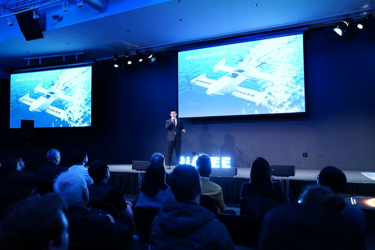 NAVEE Launch the gadgeteer 16