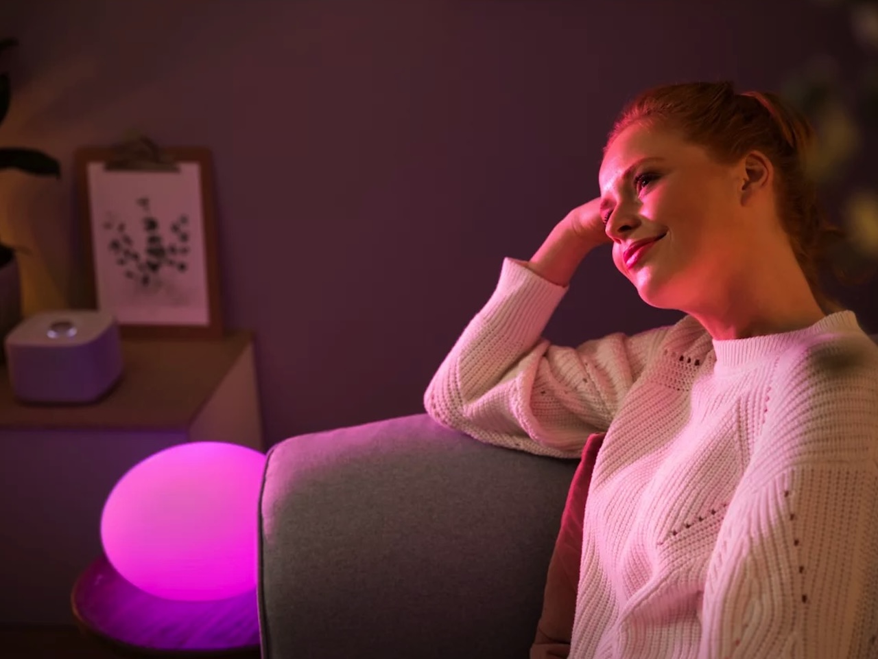 Philips Hue Flourish Table Lamp