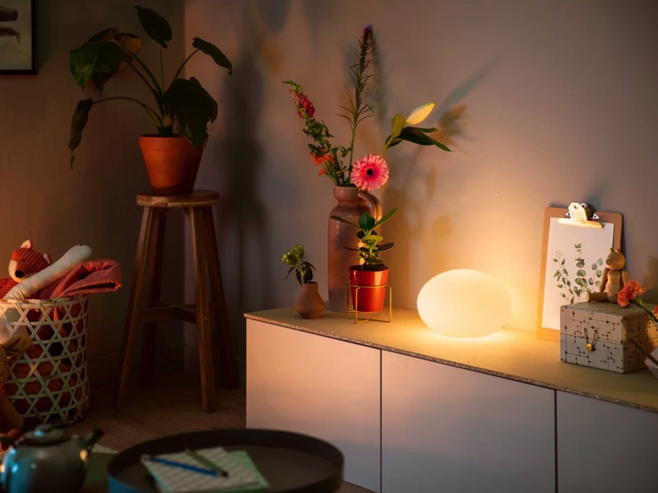 Philips Hue Flourish Table Lamp Price