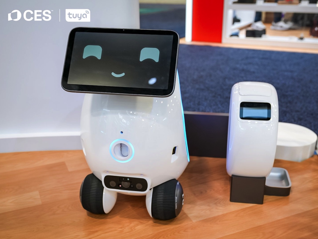 Tuya Smart Aura AI Companion Robot for Pets Announcement