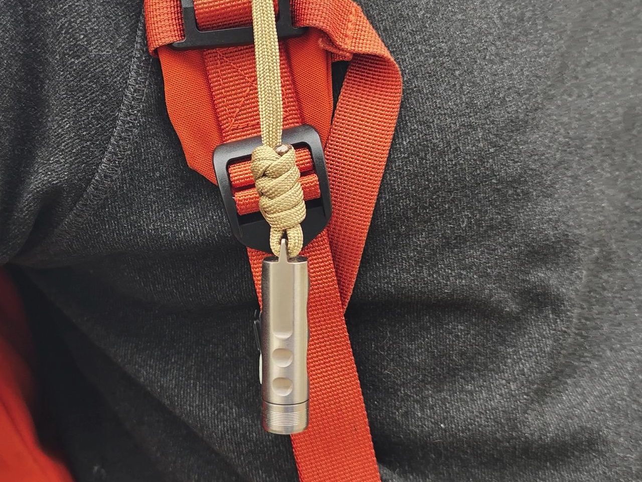 8 Best EDC Flashlights Under $100 Orioners Flashlight Multi-Tool 2