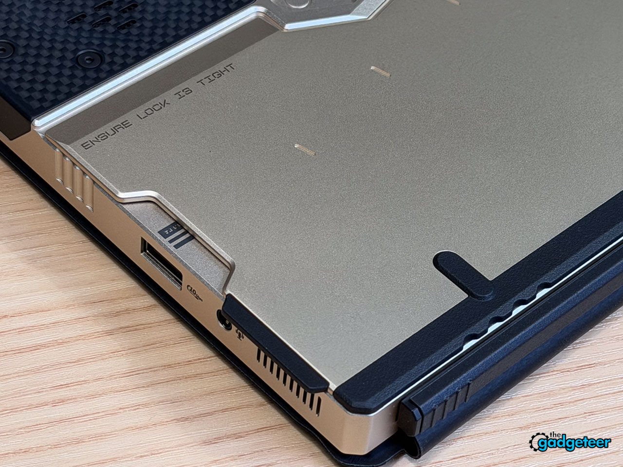 ASUS ROG Flow Z13 Kojima Productions Edition 3