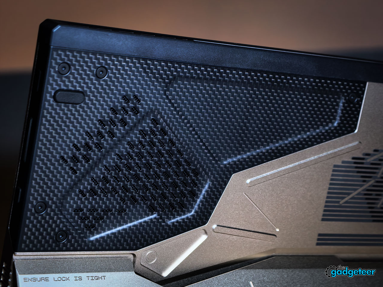 ASUS ROG Flow Z13 Kojima Productions Edition 9