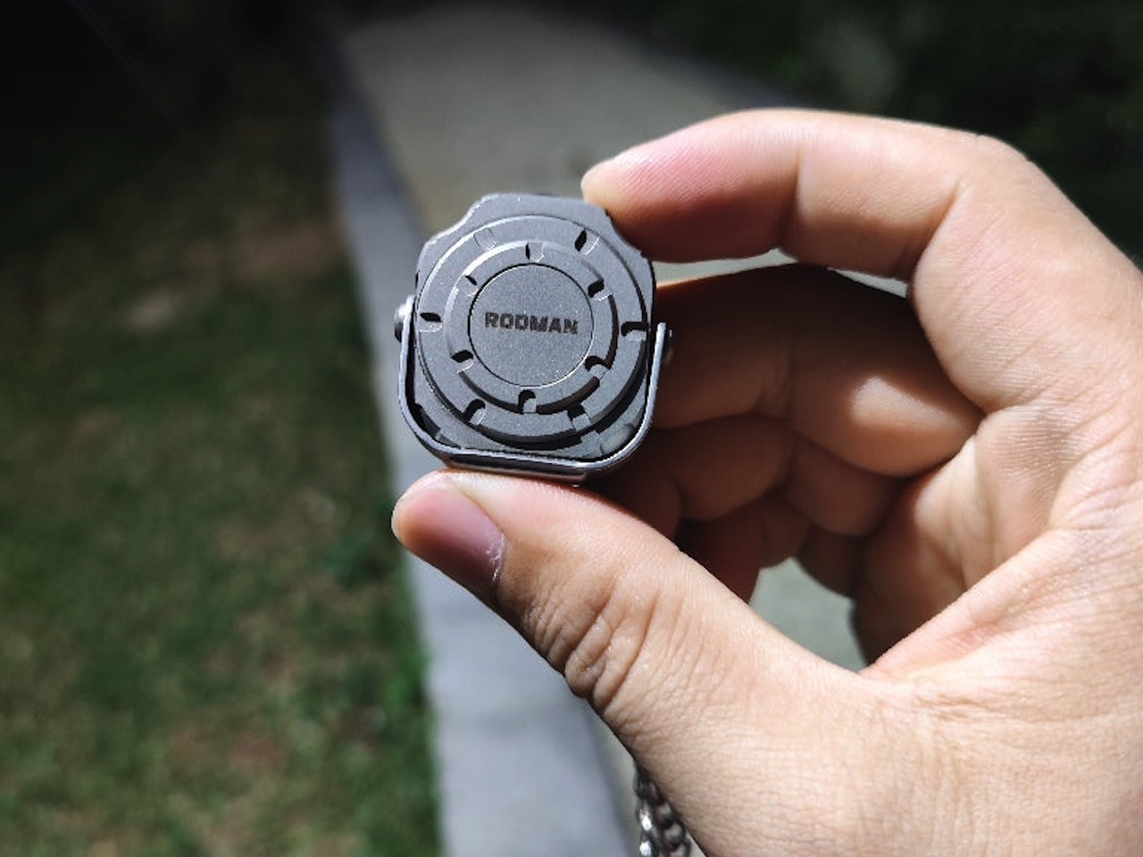 RODMAN ED08 Coin-Sized Titanium Magnetic Flashlight with 5 Light Colors Price