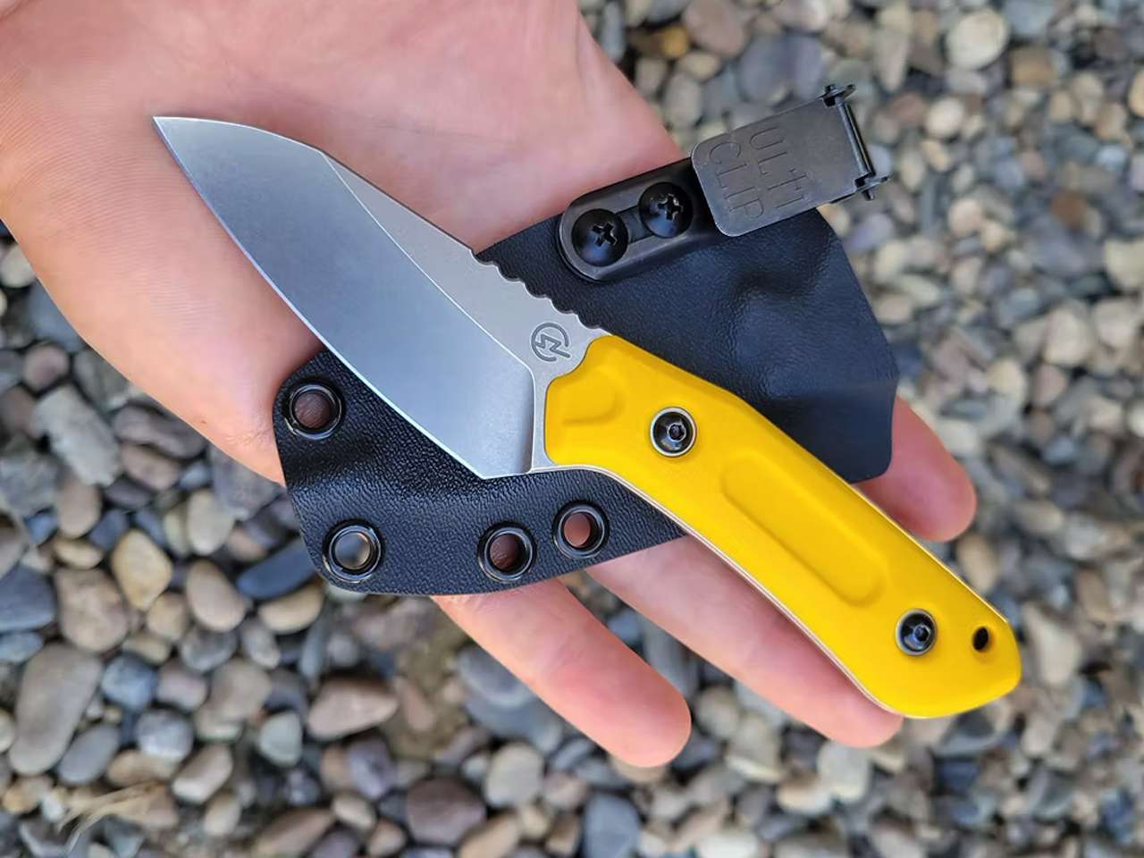 Schwarz Overland Sport - Best EDC Fixed Blades Worth Ditching Your Folder For