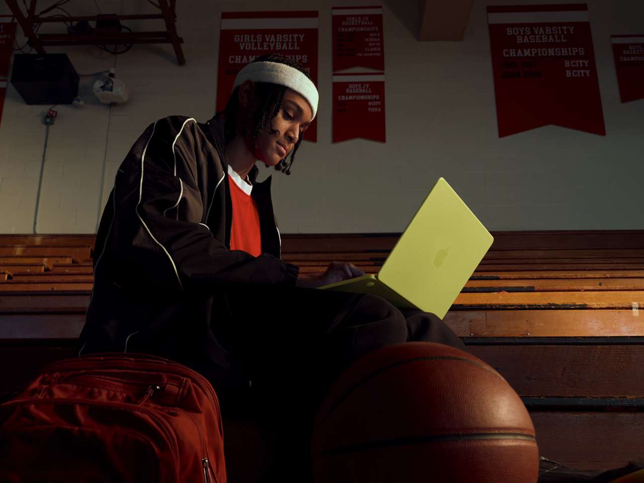 Apple MacBook Yellow