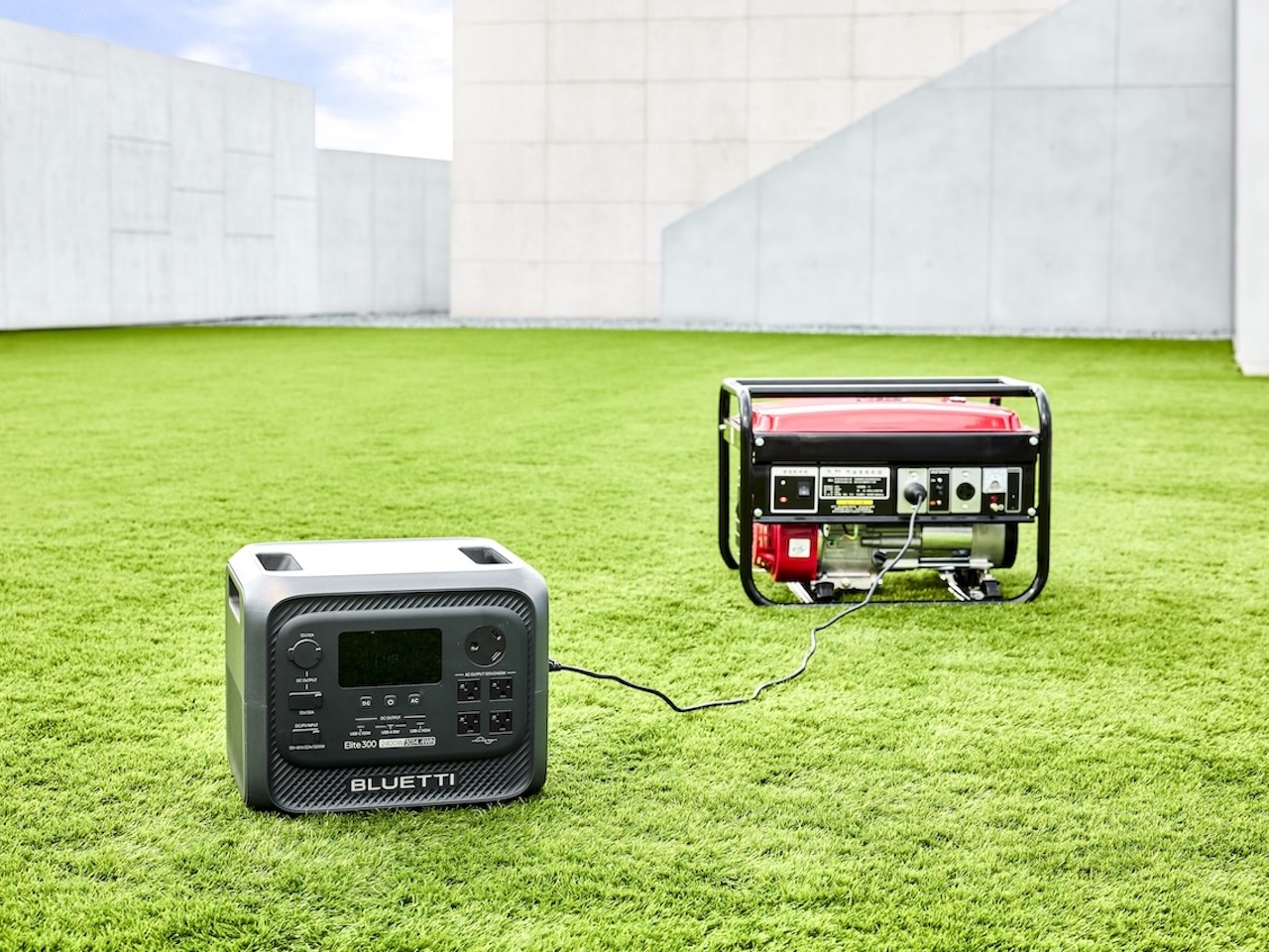 BLUETTI Elite 300 Portable Power Station