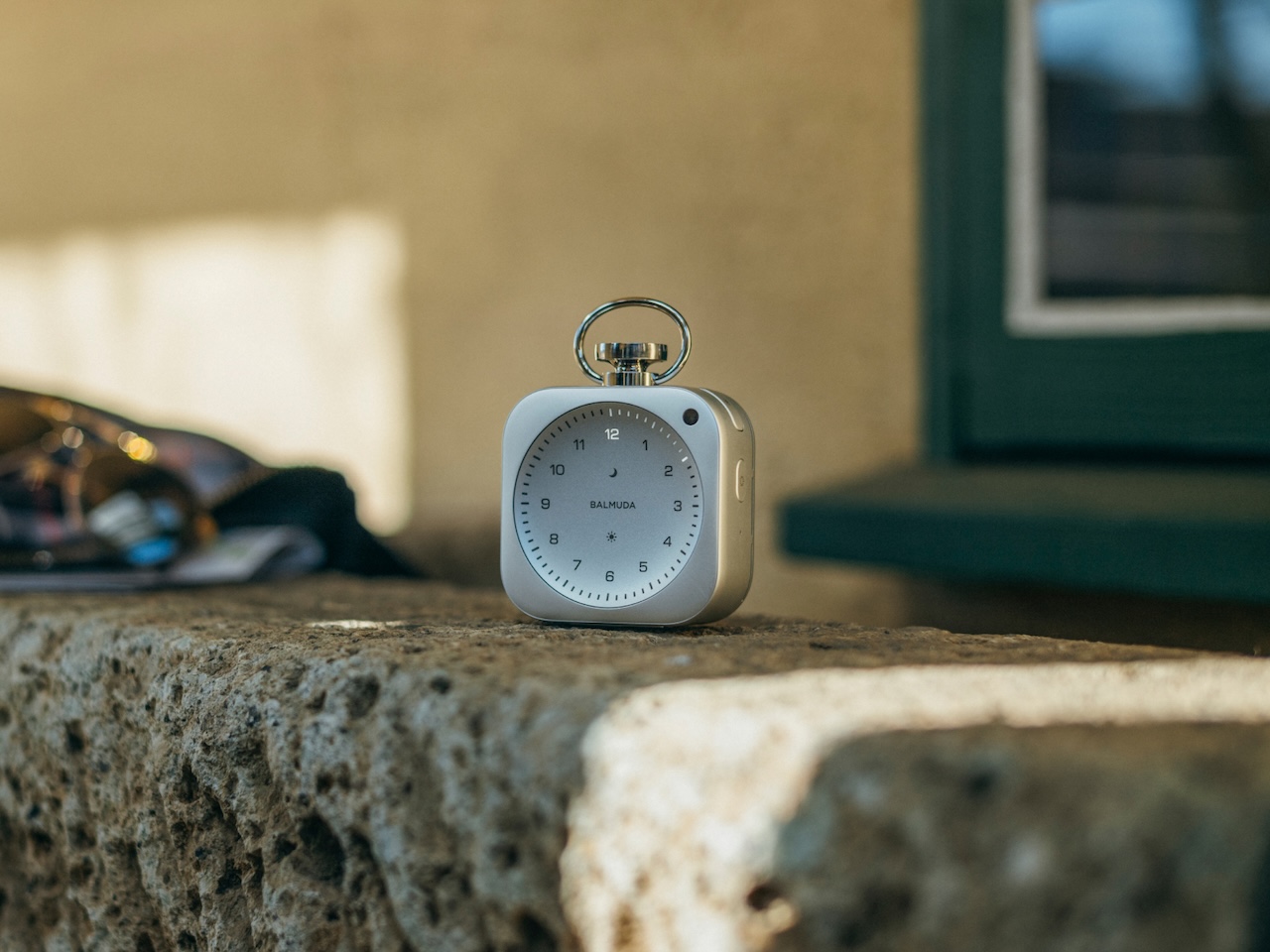 Jony Ive Clock Balmuda