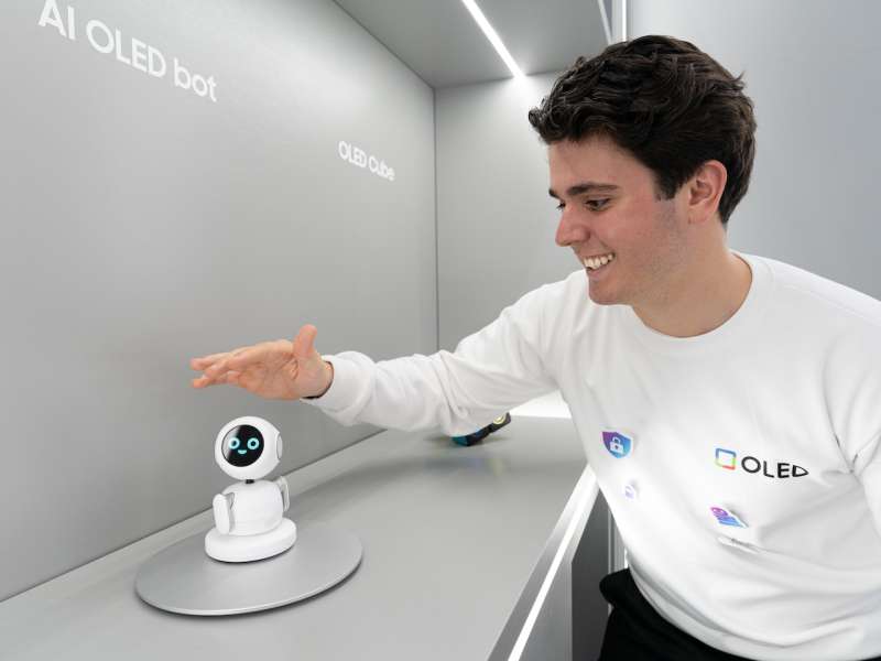Samsung Display Mini PetBot Concept