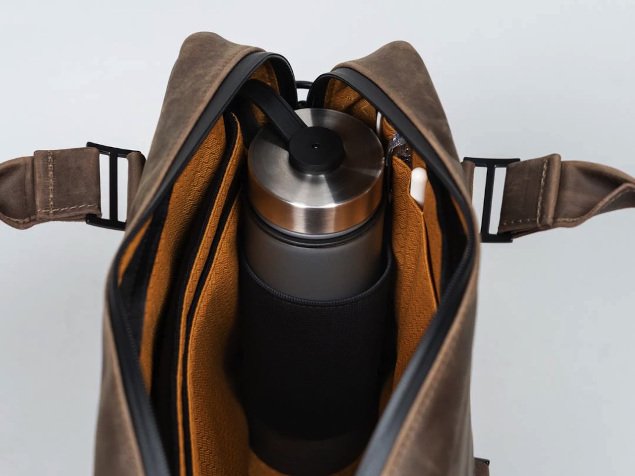 WaterField Lexington Leather Brief Design