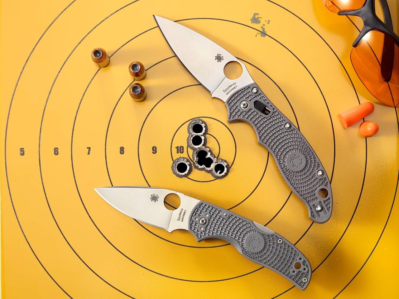 5 Spyderco Manix 2 Lightweight