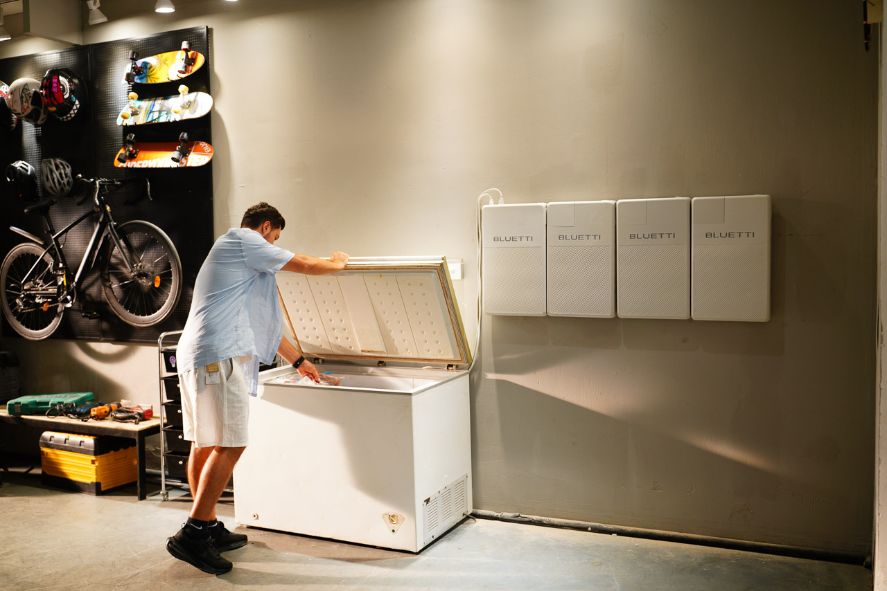 BLUETTI FridgePower mounts flat vertical or on wall to run freezers in basement