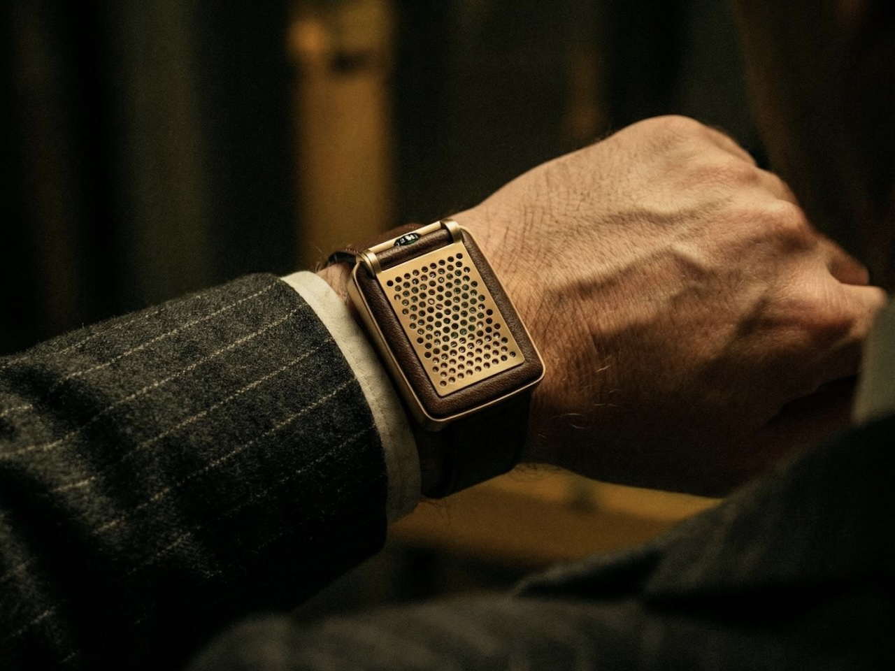 Hautlence Retrovision 64 Communicator 