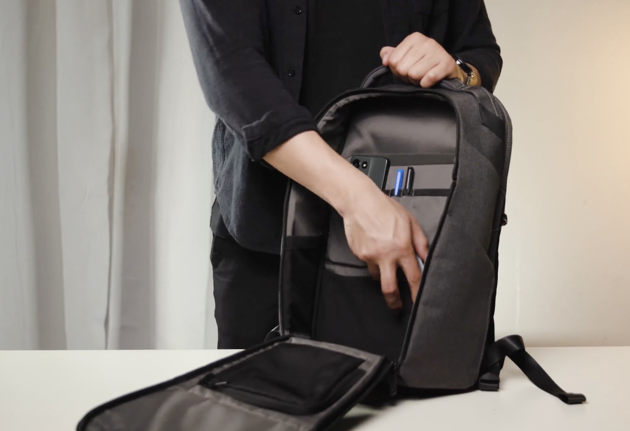Lenovo ThinkPad 16-inch Click-Go Backpack Aura Edition