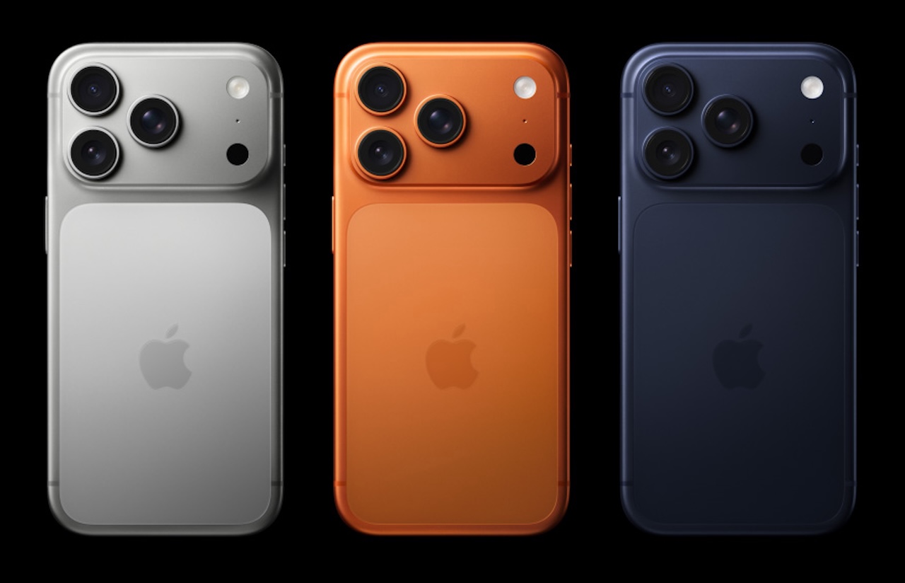 iPhone 17 Pro Max Artemis II MIssion