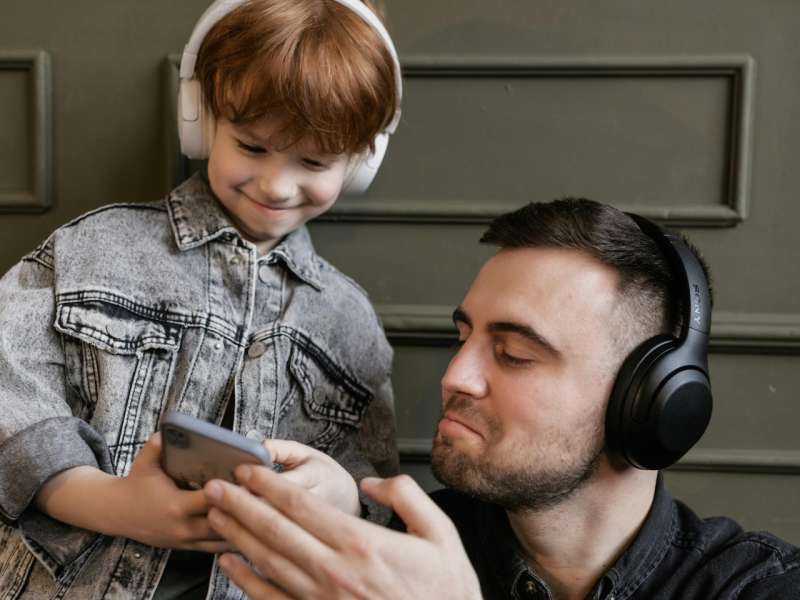 10 Pocket Tools That Make Dad Life Easier in 2026