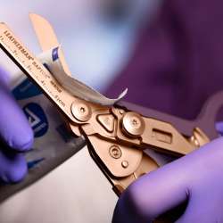 Leatherman Raptor Rescue Rose Gold 3
