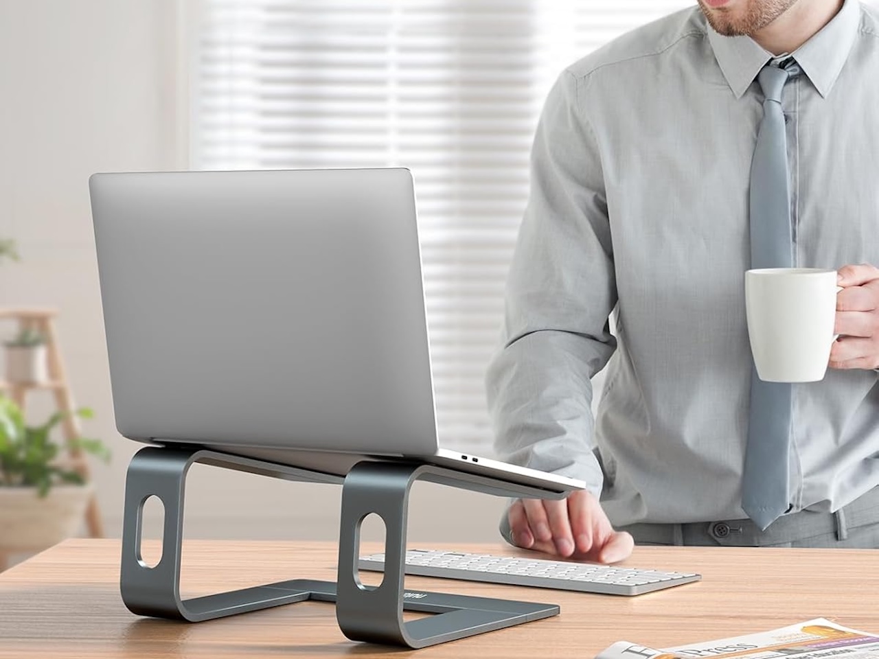 Nulaxy All-Aluminum Laptop Stand for Desk